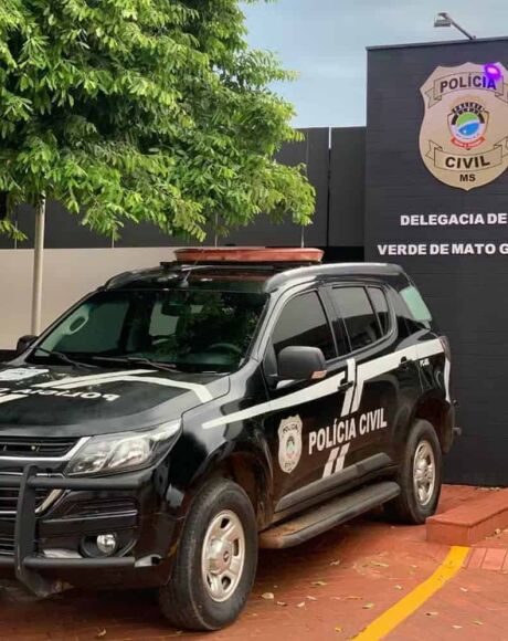 Ap&oacute;s fuga e acidente, jovem &eacute; detido e irm&atilde; acaba presa por confus&atilde;o com policiais em hospital 