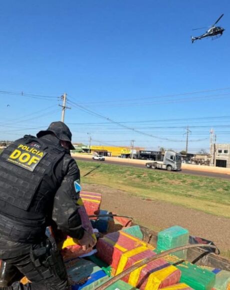 DOF apreende 15,3 toneladas de maconha escondidas em carga de milho em MS
