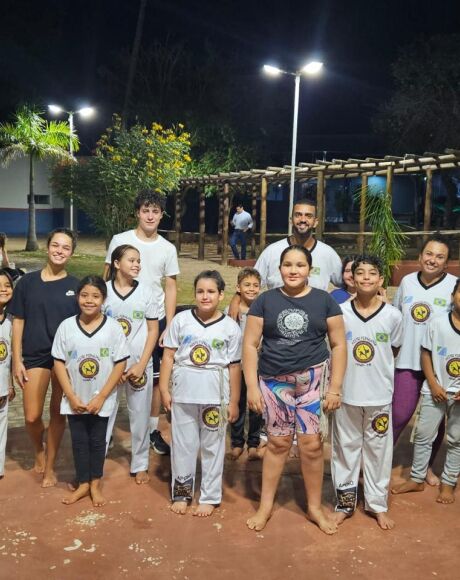           Capoeira em Coxim encanta jovem italiano em interc&acirc;mbio cultural