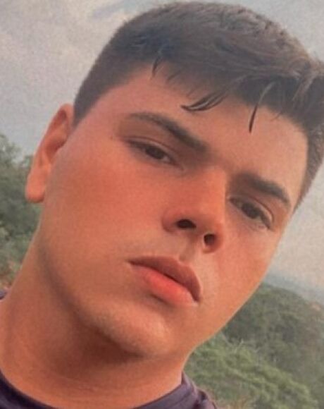 Doce Prop&oacute;sito: A trajet&oacute;ria de Victor Manuel, o jovem
confeiteiro que est&aacute; conquistando Coxim