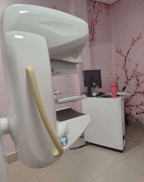 Coxim recebe novo mam&oacute;grafo e refor&ccedil;a rede de aten&ccedil;&atilde;o &agrave; sa&uacute;de da mulher no Outubro Rosa
