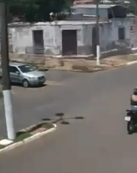 Colis&atilde;o na Avenida Bar&atilde;o do Rio Branco deixa motociclista ferido e mobiliza equipes de emerg&ecirc;ncia
