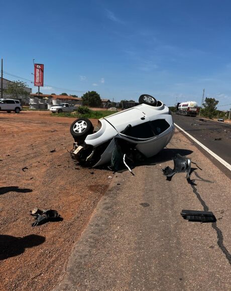 Capotamento na BR 163 em Coxim termina em morte de v&iacute;tima n&atilde;o identificada