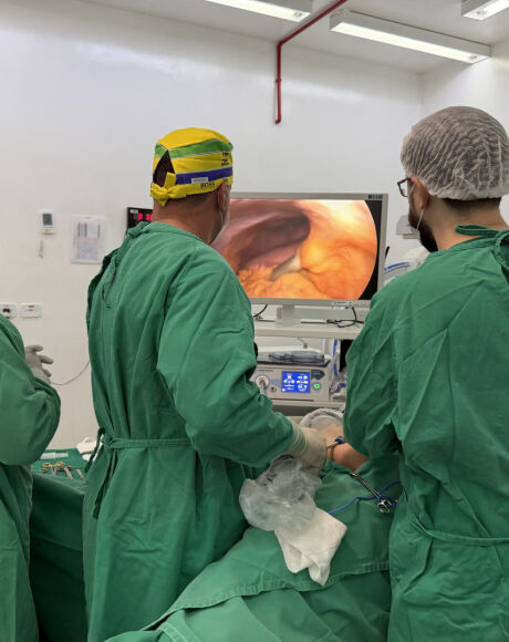 Hospital Regional de Ponta Por&atilde; realiza primeira cirurgia por videolaparoscopia ap&oacute;s investimento es
