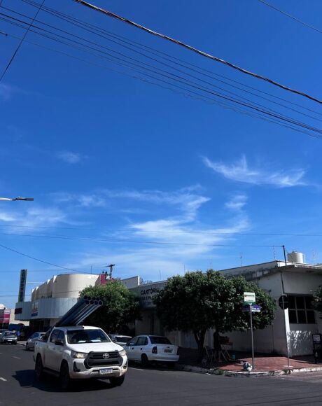           Sexta-feira (28) com muito calor e tempo aberto