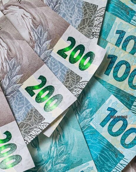 Prefeitura antecipa metade do 13&ordm; sal&aacute;rio e movimenta economia de Coxim nesta quarta-feira