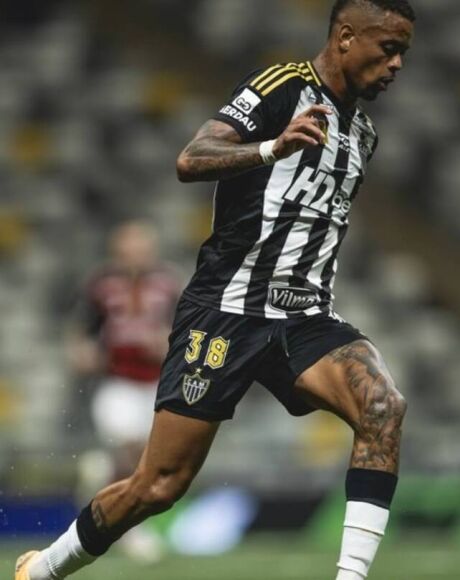 Gr&ecirc;mio anuncia lateral Caio Paulista ap&oacute;s acordo com o Palmeiras
