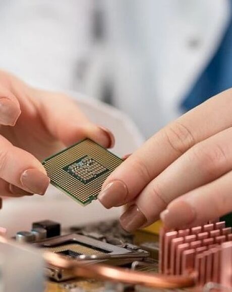 Minist&eacute;rio da Ci&ecirc;ncia lan&ccedil;a programa para capacitar professores da rede p&uacute;blica em microeletr&ocirc;nica
