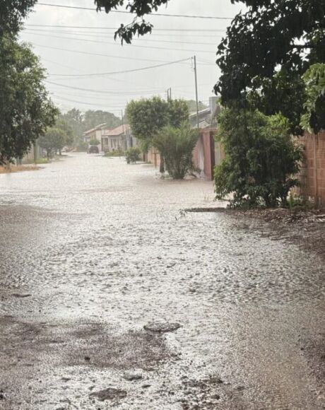 Chuva de 50 mil&iacute;metros provoca transtornos em Coxim e Prefeitura inicia recupera&ccedil;&atilde;o imediata