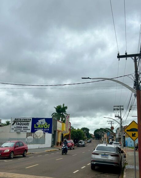 Tempo segue nublado e abafado com previs&atilde;o de chuva hoje em Coxim