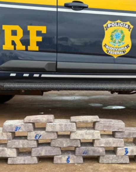 PRF apreende 160 kg de min&eacute;rio de prata em caminh&atilde;o boliviano na BR-262
