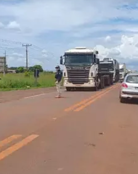 BR-163 &eacute; liberada ap&oacute;s ficar interditada por quase 6 horas devido a protesto
