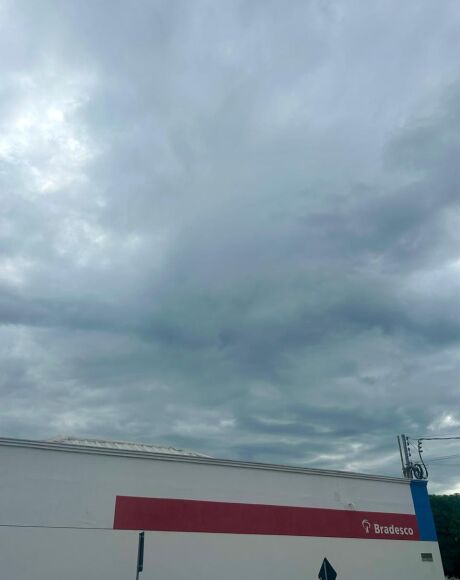 Chuva n&atilde;o d&aacute; tr&eacute;gua e ter&ccedil;a-feira segue com tempo fechado em Coxim