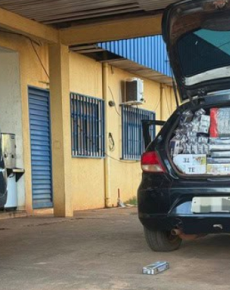 Cigarros estrangeiros e vapes s&atilde;o encontrados em VW Gol durante fiscaliza&ccedil;&atilde;o na BR-163
