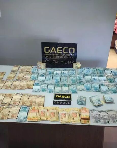 Gaeco recolhe pilhas de dinheiro vivo em ofensiva contra corrup&ccedil;&atilde;o em 4 cidades de MS