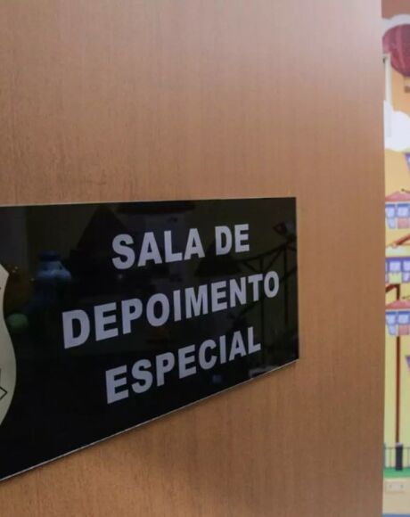 M&atilde;e descobre que filhas de 4 e 11 anos s&atilde;o estupradas por pai e tio em MS