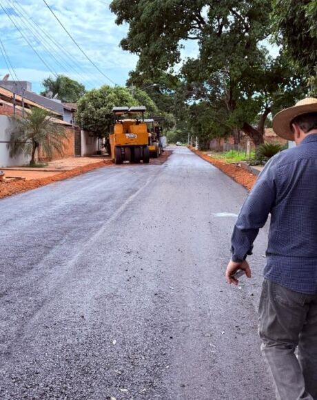 "P&eacute;s no ch&atilde;o e olhos no futuro": Edilson Magro presta contas e detalha reconstru&ccedil;&atilde;o para Coxim 