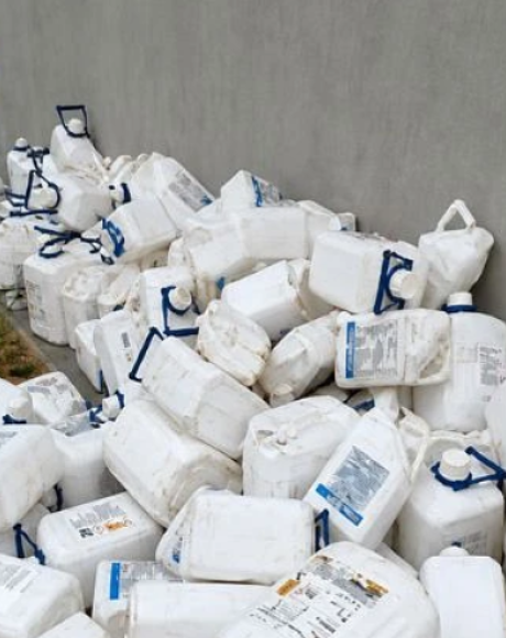 MPMS investiga descarte irregular de embalagens de agrot&oacute;xicos em fazenda de Para&iacute;so das &Aacute;guas
