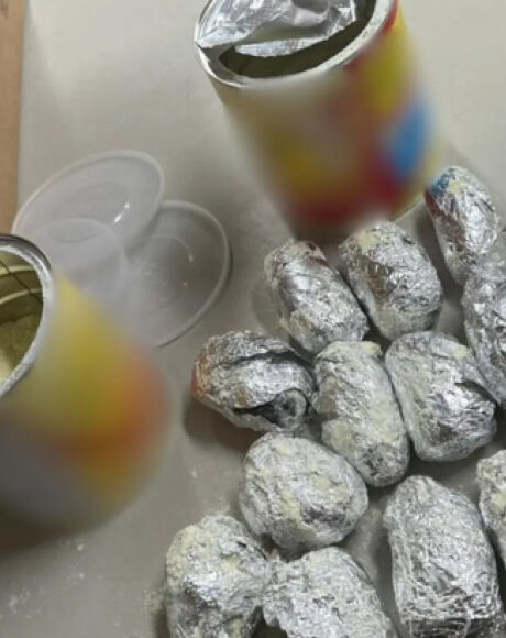 Drogas em embalagens de leite s&atilde;o descobertas em correio na fronteira de MS