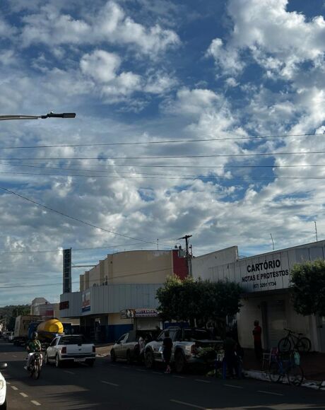 S&aacute;bado ser&aacute; de sol forte e tempo aberto em Coxim
