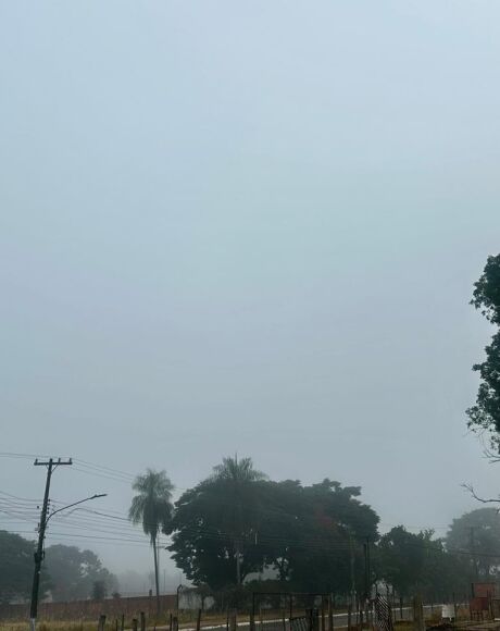 Coxim amanhece com neblina e clima fresco neste s&aacute;bado; previs&atilde;o indica chuva e m&aacute;xima de 31&deg;C