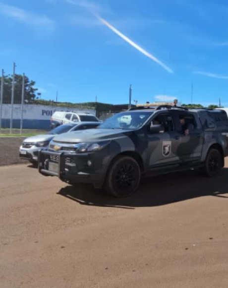 Den&uacute;ncia leva pol&iacute;cia a prender passageiro de van com droga em Sonora
