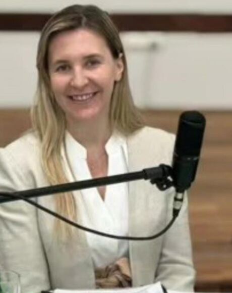 Angela Kwiatkowski:  uma vida dedicada &agrave; educa&ccedil;&atilde;o, ao conhecimento e &agrave; transforma&ccedil;&atilde;o de pessoas