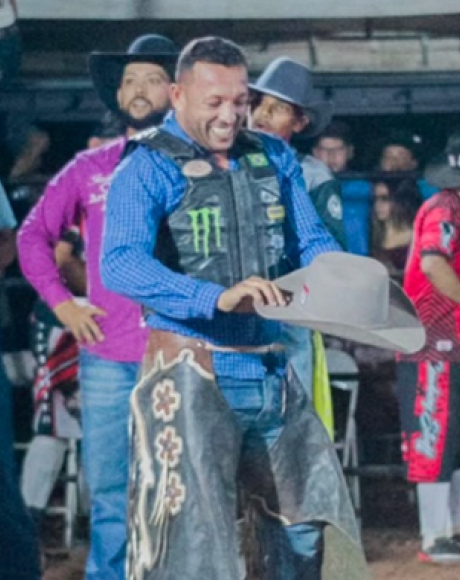 Vereador Marcinho Souza participa do Desafio do Bem no 2&ordm; Rodeio da ACR e refor&ccedil;a apoio &agrave;s a&ccedil;&otilde;e