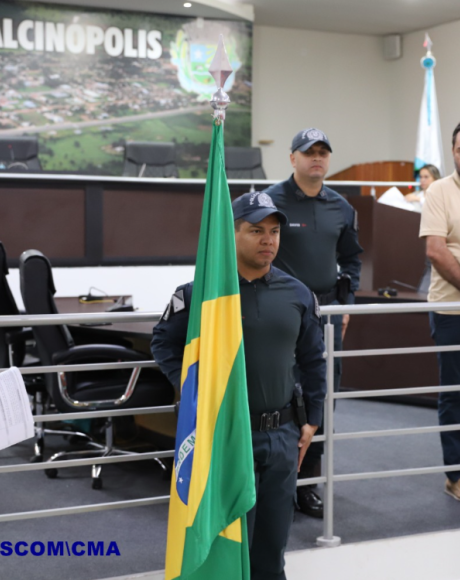 Pol&iacute;cia Militar participa de cerim&ocirc;nia de Juramento &agrave; Bandeira Nacional em Alcin&oacute;polis

