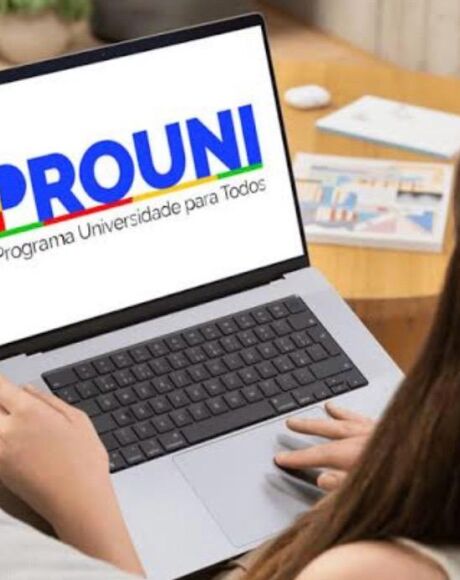 &Uacute;ltimas horas: estudantes t&ecirc;m at&eacute; esta sexta-feira para disputar bolsas do Prouni