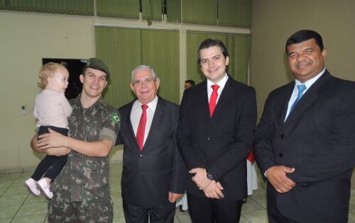 Ana Lu&iacute;za, Victor Hugo e os prefeitos de S&atilde;o Gabriel do Oeste Ad&atilde;o Rolim e Prefeito Alu&iacute;zio S&atilde;o Jos&eacute; e o assessor Junior