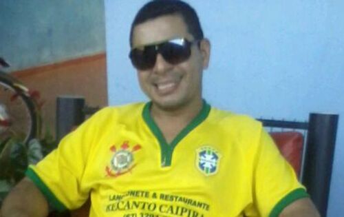 *** O empres&aacute;rio coxinense mais conhecido como Tico (Batman Cabe&ccedil;otes) completou ontem mais um ano de vida. Felicidades!!!