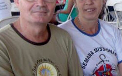 *** Os parab&eacute;ns de hoje v&atilde;o de forma especial para a nossa querida amiga, Marivania Schio Rondora , por mais uma primavera em sua vida. Que Deus continue iluminando todos os seus dias. Felicidades!!!