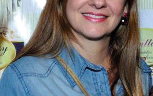 *** Parab&eacute;ns para Dra. Adriana Borges Gava (Intercl&iacute;nica) que amanh&atilde; estar&aacute; comemorando mais um anivers&aacute;rio. Desejamos muita paz e sucesso. Felicidades!!!
