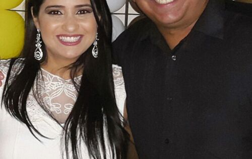 Quem tamb&eacute;m festejou idade nova foi o Cap. Natividade. Ao lado da simp&aacute;tica Michele fez uma passagem muito calorosa em Coxim e em breve o casal se despedir&aacute; deixando muitas saudades. Sucesso sempre!