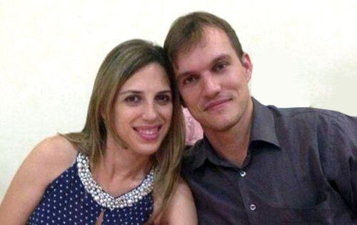 ***Parab&eacute;ns para o Cirurgi&atilde;o Buco Maxilo, Dr. Victor Hugo Rodrigues que comemora hoje seu anivers&aacute;rio. Ao lado da esposa, Ana Fl&aacute;via Dorsa esse casal coleciona simpatia, profissionalismo e muito carinho de todos. 