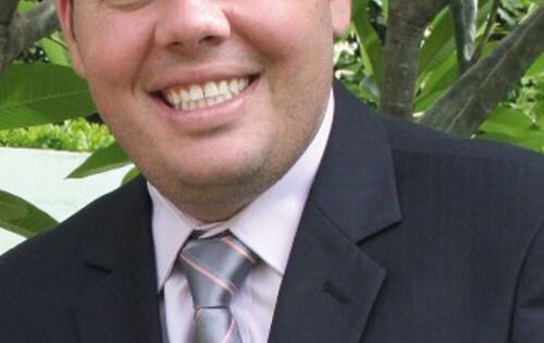  ***Antecipamos nossos parab&eacute;ns ao prefeito de Sonora, Yuri Valeis pelo seu anivers&aacute;rio no domingo. Desejamos muitas felicidades e principalmente, sabedoria para continuar conduzindo o destino do povo Felicidades!!