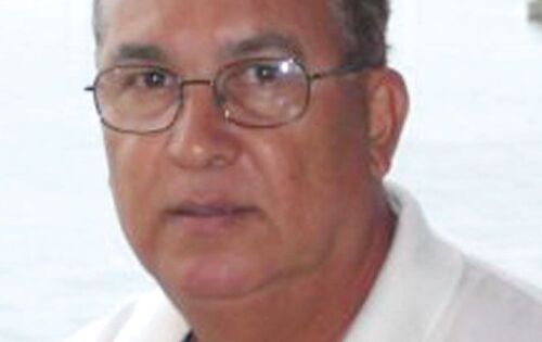 *** Nossos parab&eacute;ns de hoje (15) vai para o engenheiro Civil Carlos Zanin pelo seu anivers&aacute;rio. Que este dia seja especial e repleto de ben&ccedil;&atilde;os!!!