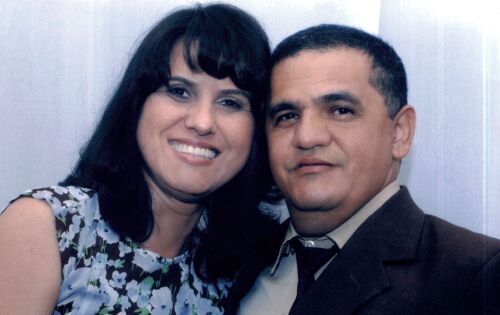 *** Parab&eacute;ns para T&acirc;nia Regina Zorzim que comemora hoje seu anivers&aacute;rio. Na foto, ao lado do seu eterno namorado Nelson. Felicidades