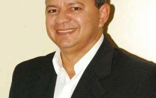 *** O prefeito de Pedro Gomes Francisco Vanderley Mota comemora neste s&aacute;bado mais um ano de vida. Parab&eacute;ns!!