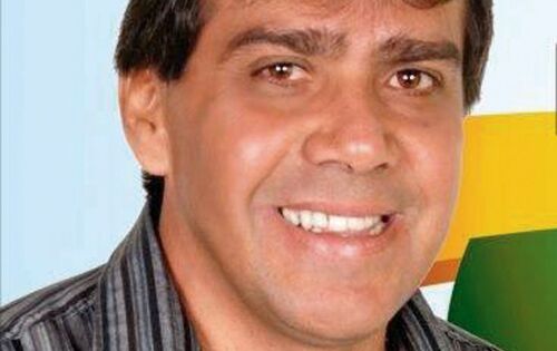  *** Kid Bitencourt Lopes, vereador em Rio Verde hoje comemora idade nova. Felicidades!!
