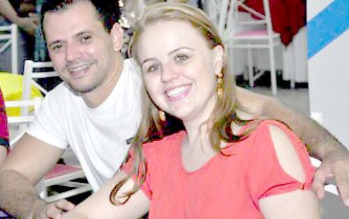 ***Parab&eacute;ns para a empres&aacute;ria Nane Kohl (Ceres) que comemorou ontem seu anivers&aacute;rio. Na foto ao lado esposo Tonico. Felicidades!!