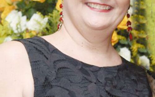 *** Parab&eacute;ns para C&aacute;tia Cilene Ferracini que neste s&aacute;bado (24) comemora seu anivers&aacute;rio. . Felicidades!!!