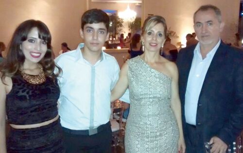 ***Parab&eacute;ns para o jovem Pedro Haidar Filho que comemora hoje seu anivers&aacute;rio. Na foto ladeado pela irm&atilde; Isadora, e os pais Adriana e dr. Pedro Haidar. Felicidades!!