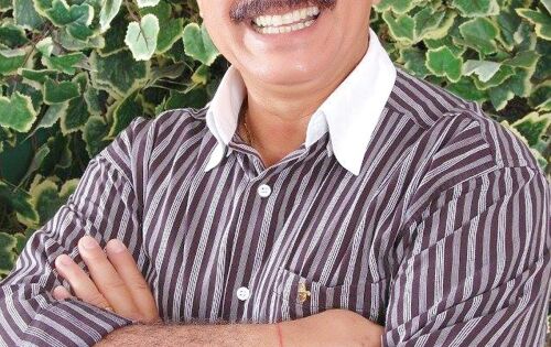 *** Na segunda-feira (02) o professor e assessor regional do presidente da AL Junior Mochi, Marcos Marques estar&aacute; mais feliz, quando estar&aacute; recebendo os parab&eacute;ns pelo seu anivers&aacute;rio. Antecipamos nossos votos de muitas felicidades! 