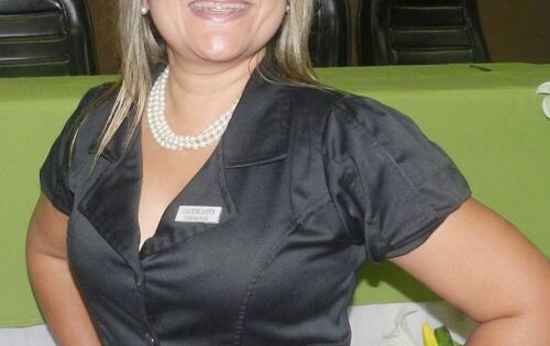  *** Toda equipe da Prefeitura de Sonora parabeniza Luciene Lopes de Paiva (secret&aacute;ria de gabinete) pelo seu aniversario nesta sexta-feira. Felicidades!