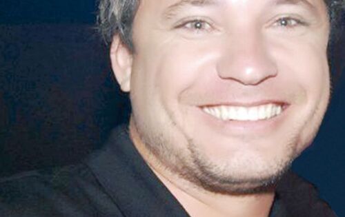 *** O colunista, cabeleireiro e professor,Rodrigo de Souza, comemora no domingo mais um ano de vida. H&aacute; 10 anos ele se tornou um grande parceiro deste jornal trazendo sua contribui&ccedil;&atilde;o, seu carisma e seu brilho. Parab&eacute;ns e sucesso sempre!!