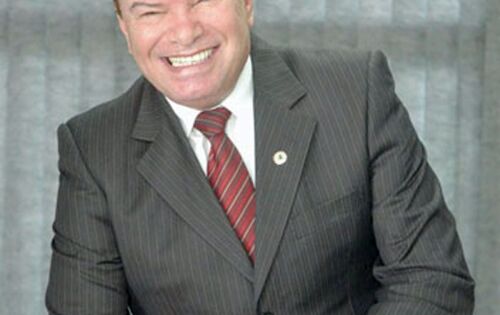 *** Parab&eacute;ns para o deputado estadual Maur&iacute;cio Picarelli que comemora hoje mais ano de vida. Felidades!!