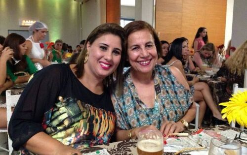 ***Hoje &eacute; dia de parabenizar minha querida amiga Leila Nimer por mais um ano de vida. Felicidades para voc&ecirc;, por este dia t&atilde;o especial que &eacute; o seu anivers&aacute;rio. Parab&eacute;ns, que possa ter muitos anos de vida, aben&ccedil;oados e felizes, e que estes dias futuros sej