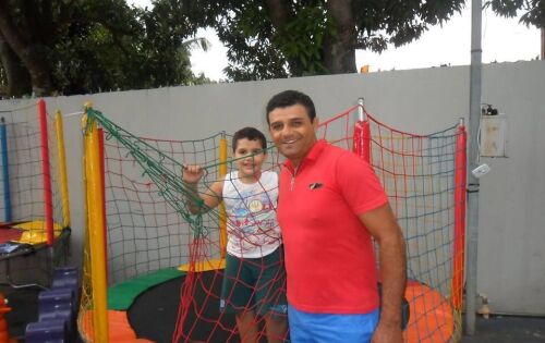***Hoje tamb&eacute;m &eacute; dia parabenizar Ananias de Lima Silva, (Ananias G&aacute;s) pela data especial, seu anivers&aacute;rio. Sa&uacute;de e paz e muitas felicidades, Parab&eacute;ns. na foto ao lado de seu filho Luquinhas.